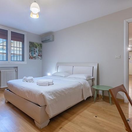 Nel Cuore Del Centro Storico Cozy Apartment Bolonha Exterior foto